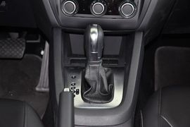 2014款大众速腾1.6L自动舒适型