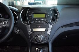 2013款现代胜达2.4 GLS自动两驱智能型
