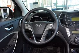 2013款现代胜达2.4 GLS自动两驱智能型