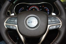 2014款Jeep大切诺基3.0L Summit旗舰尊悦版