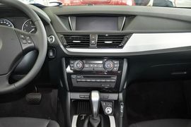 2013款宝马X1 sDrive18i领先型