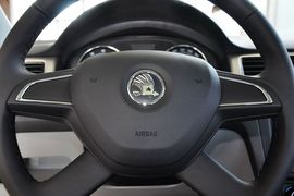 2013款斯柯达昕锐1.6L自动优选型