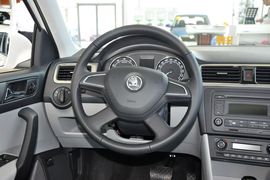 2013款斯柯达昕锐1.6L自动优选型