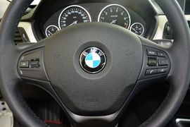 2014款宝马320i进取型