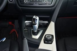 2014款宝马320i进取型