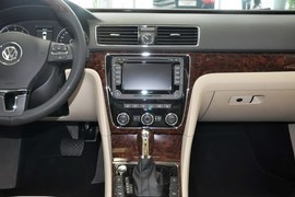 2014款大众帕萨特2.0TSI DSG至尊版