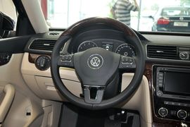 2014款大众帕萨特2.0TSI DSG至尊版