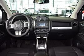 2014款Jeep指南者2.4L四驱豪华版