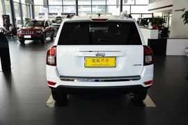 2014款Jeep指南者2.4L四驱豪华版