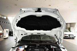 2013款奥迪TT Coupe 2.0TFSI白色经典版