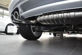 2013款奥迪TT Coupe 2.0TFSI白色经典版