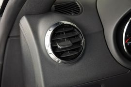 2013款奥迪TT Coupe 2.0TFSI白色经典版