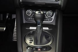 2013款奥迪TT Coupe 2.0TFSI白色经典版