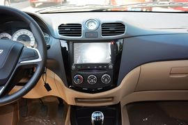 2014款五菱宏光S 1.5L豪华型