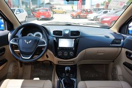 2014款五菱宏光S 1.5L豪华型