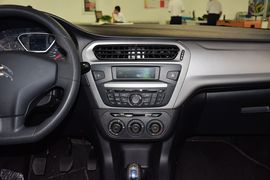 2014款雪铁龙全新爱丽舍1.6L舒适手动型深内饰版
