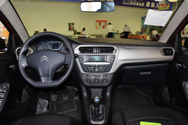 2014款雪铁龙全新爱丽舍1.6L舒适手动型深内饰版
