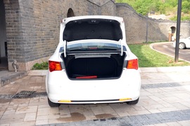 2014款荣威3501.5T 手自一体 劲尚版 外出试驾