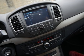 2014款荣威3501.5T 手自一体 劲尚版 外出试驾