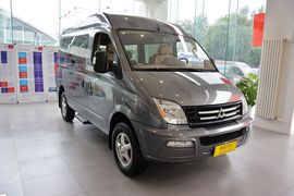 2012款上汽大通V80 2.5L手动尊杰版短轴 中顶