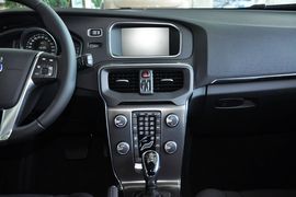 2014款沃尔沃V40 2.0T智逸版