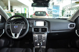 2014款沃尔沃V40 2.0T智逸版