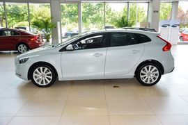 2014款沃尔沃V40 2.0T智逸版