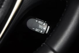 2013款丰田RAV4 2.5L手自一体四驱尊贵版