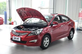 2014款现代瑞纳三厢1.4L自动领先型GLX