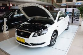 2014款奔腾B70 1.8T手自一体运动豪华型