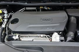 2014款比亚迪速锐1.5TI手动尊贵型