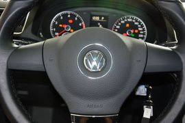 2014款大众帕萨特1.8TSI DSG尊荣导航版