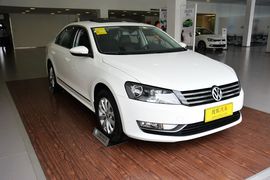 2014款大众帕萨特1.8TSI DSG尊荣导航版