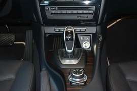 2014款宝马X1 sDrive20i X设计套装