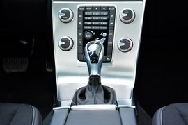 2015款沃尔沃S60L 2.0T智行版