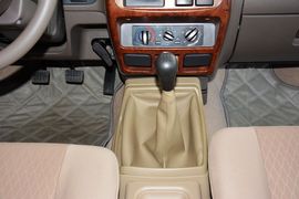 2013款郑州日产D22两驱KA24标准型（国IV）