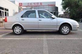 2010款雪铁龙新爱丽舍三厢