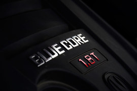 2014款长安CS75 1.8T 自动尊贵型试驾实拍