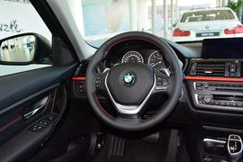2013款宝马320i旅行运动设计套装