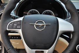 2013款海马福美来1.6L手动精英版
