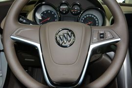 2013款别克英朗GT 1.6L手动进取版