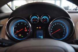 2013款别克英朗GT 1.6L手动进取版