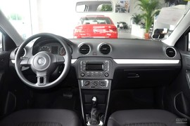 2013款大众捷达1.6L自动舒适型