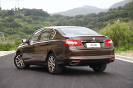 2014款东风标致408 1.6T自动外出试驾实拍