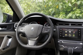 2014款东风标致408 1.6T自动外出试驾实拍