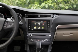 2014款东风标致408 1.6T自动外出试驾实拍