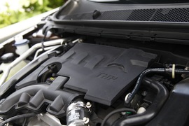 2014款东风标致408 1.6T自动外出试驾实拍
