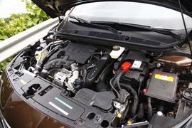 2014款东风标致408 1.6T自动外出试驾实拍
