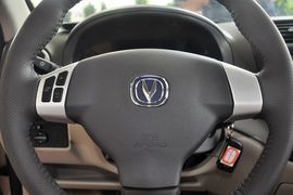 2012款长安悦翔V5 1.5L手动运动型 国四