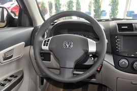 2012款长安悦翔V5 1.5L手动运动型 国四